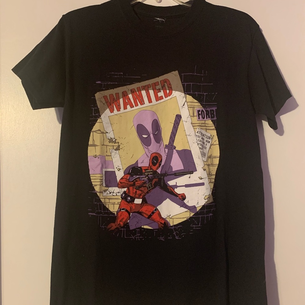 All black Deadpool wanted graphic tee